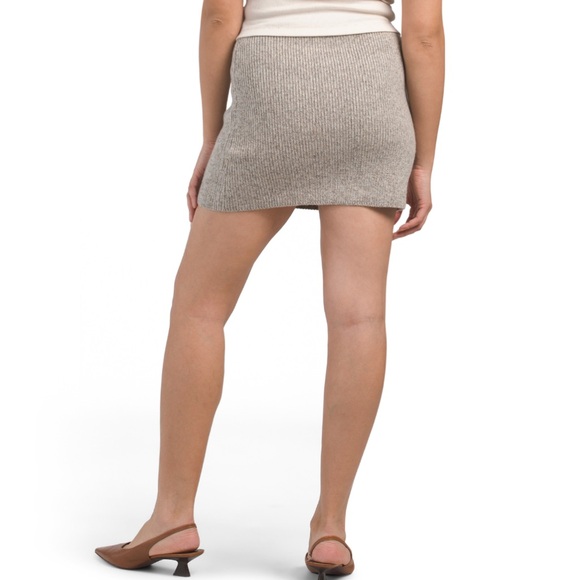 🛑 1 hour sale. NWT. Zara, Knitted, Stylish Ribbed Mini Skirts - Picture 2 of 4